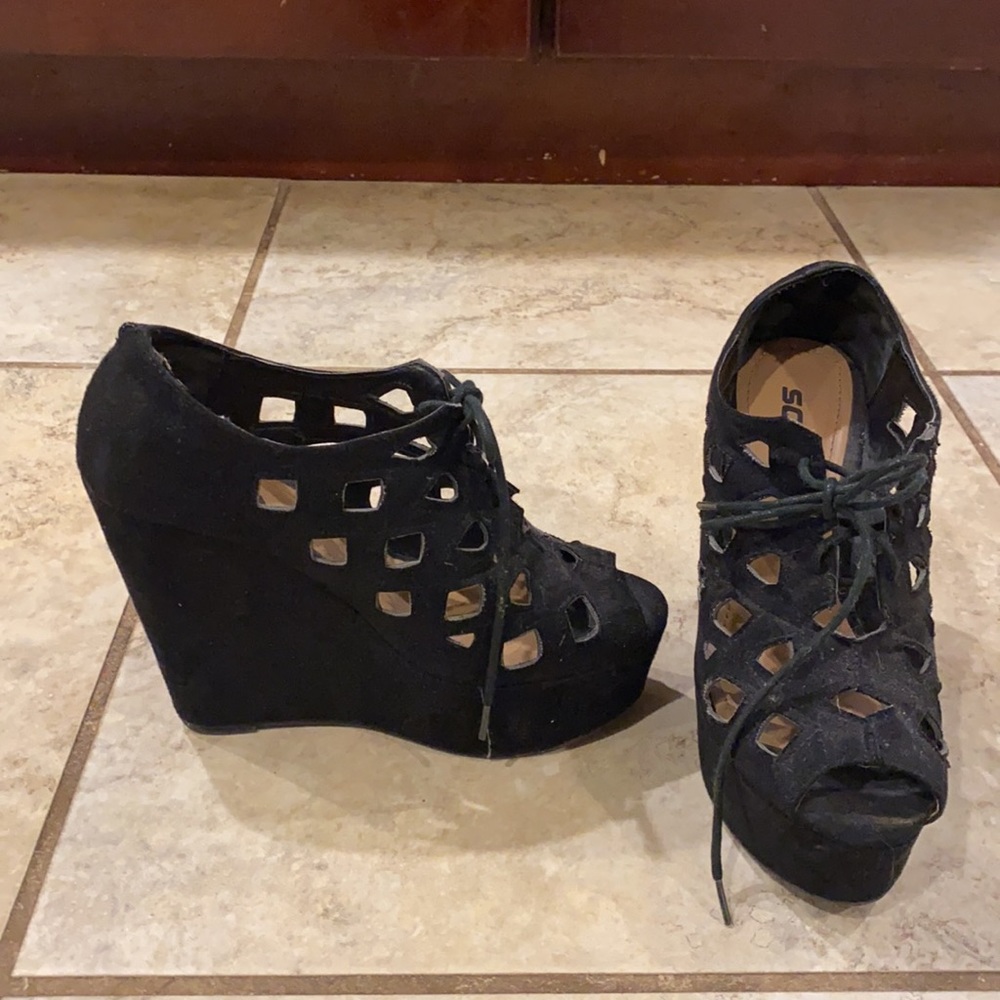 Black Platform Heels